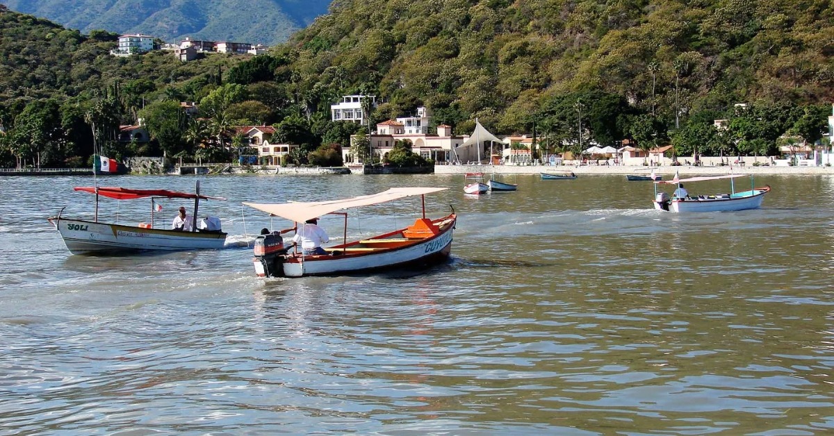 Conagua targets illegal builds along Lake Chapala shore