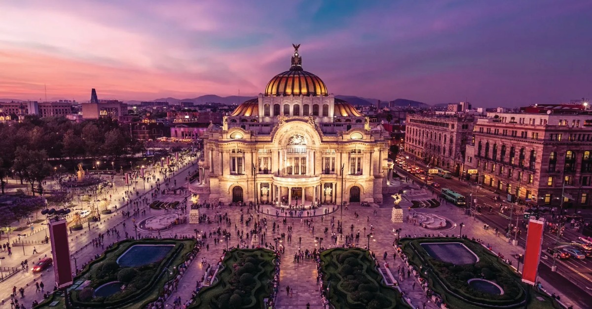 OECD urges Mexico on growth, rule of law, and taxes