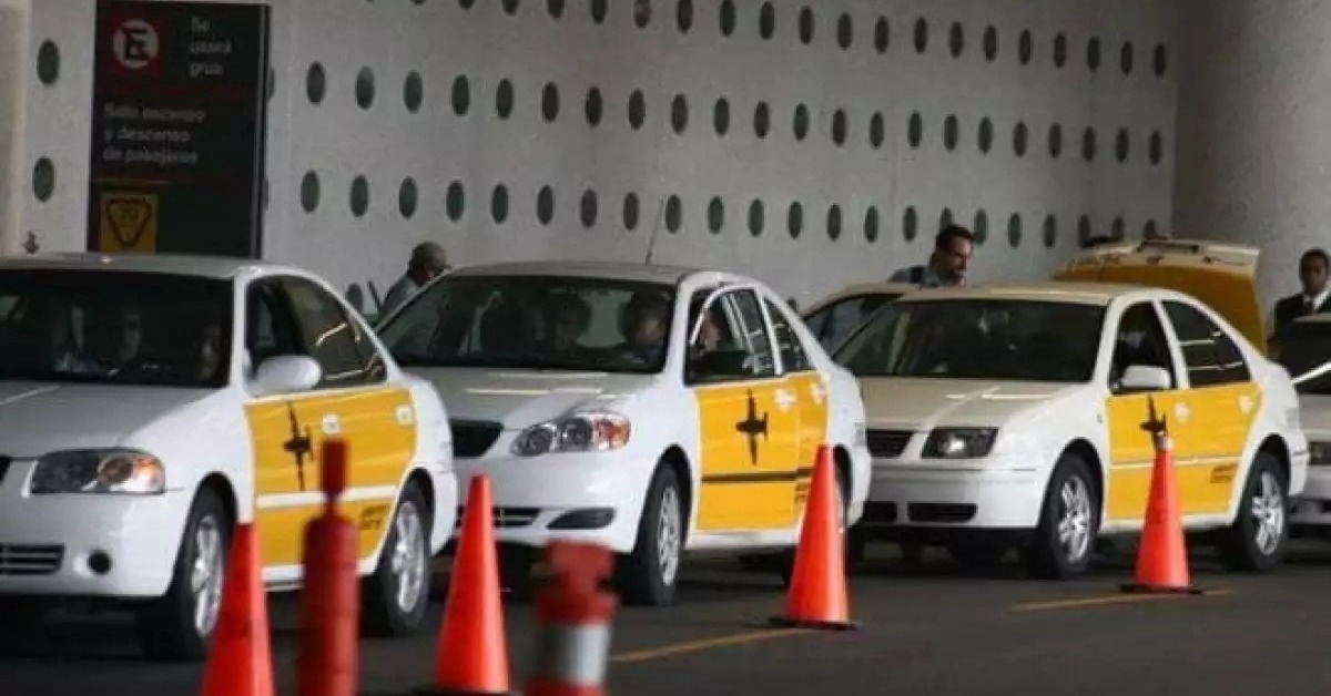 AICM taxi operators threaten protests over app rides