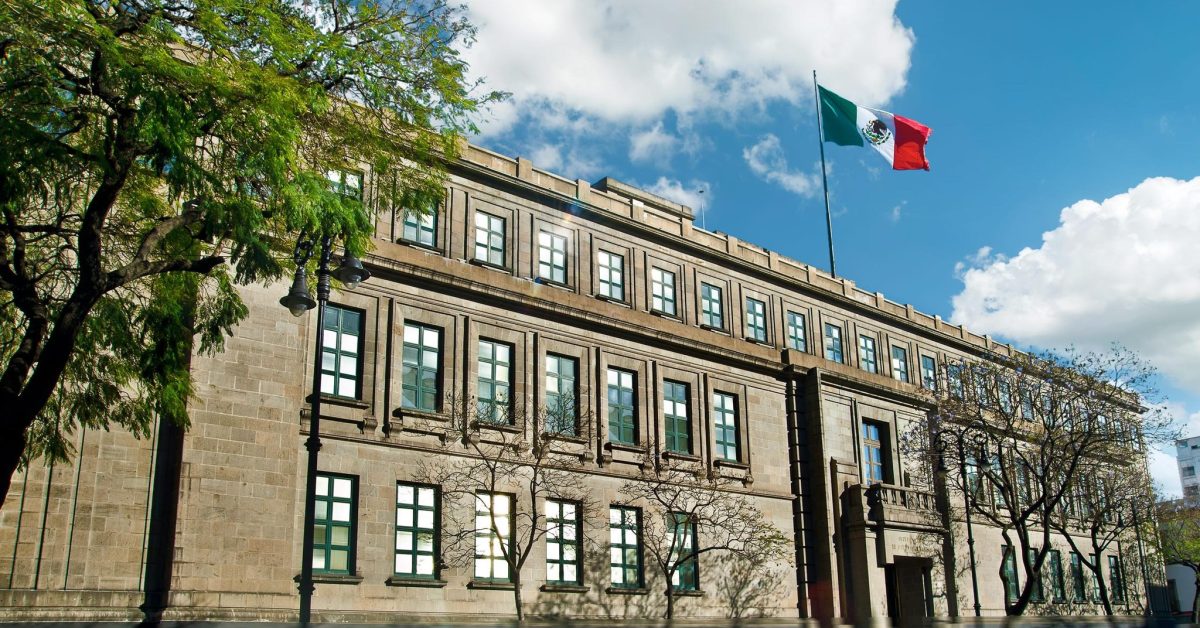 Court weighs whether cartels can silence witnesses