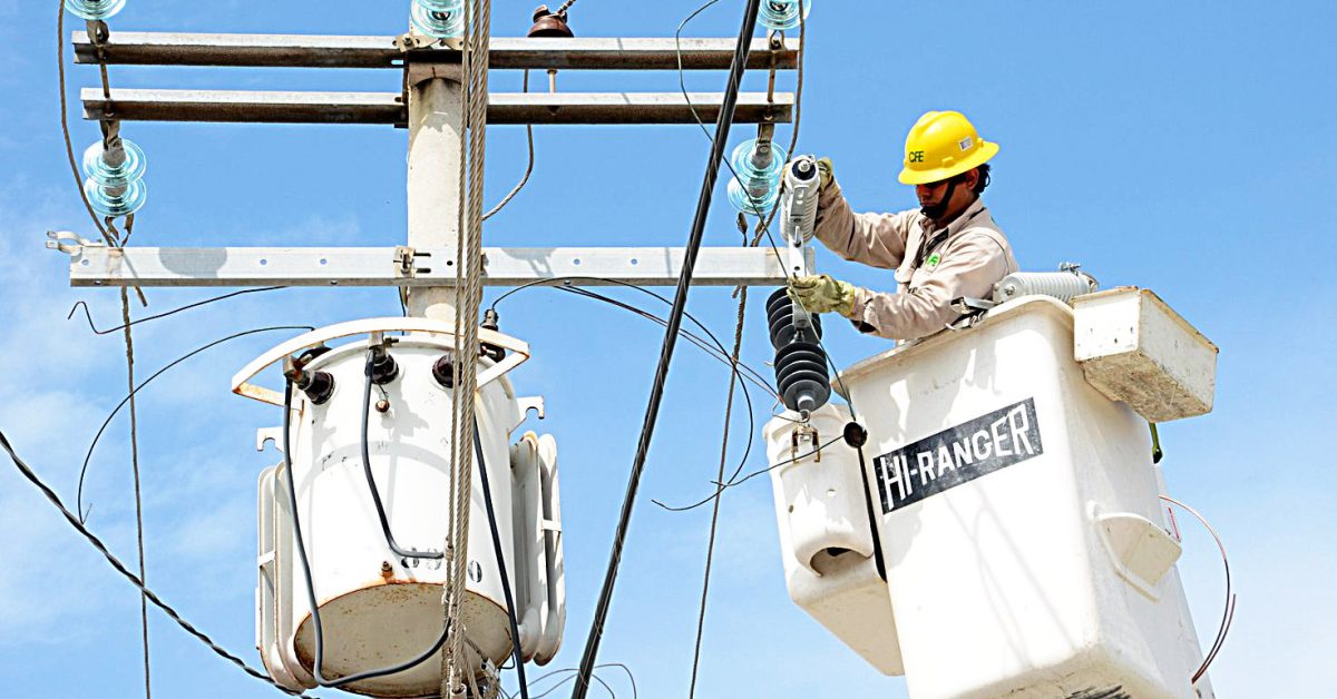 Mérida watches CFE fixes as peak-heat season nears