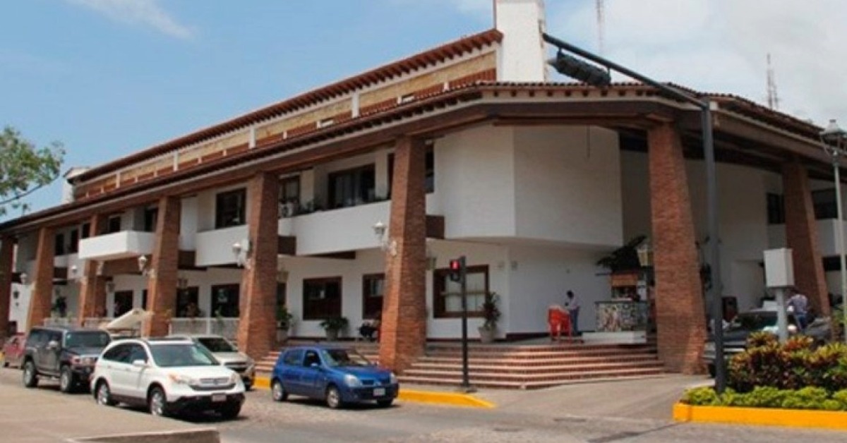 Puerto Vallarta Pushes Loans and Debt Plan Forward