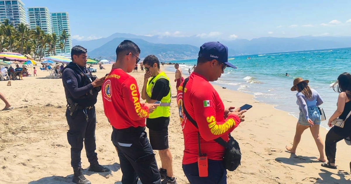 Tourist dies after parachute malfunction off Puerto Vallarta Tourist dies after parachute malfunction off Puerto Vallarta
