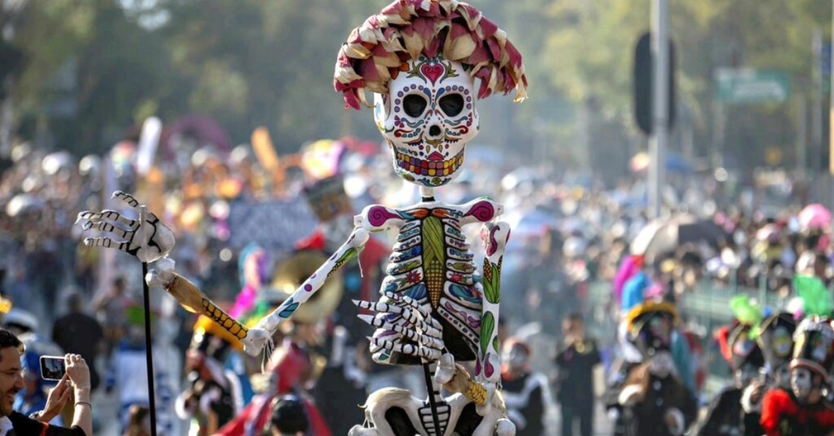 World Cup Catrinas parade hits Reforma on March 22