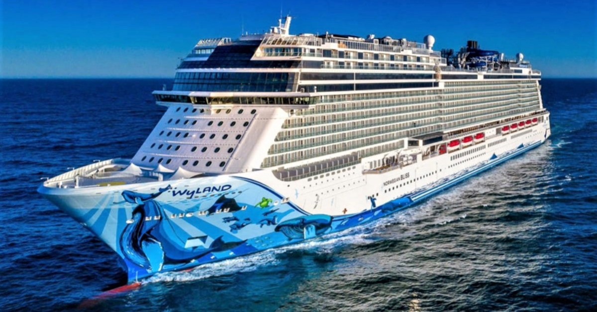 The Norwegian Bliss docked in Puerto Vallarta with about 4,500 aboard, kicking off a March schedule of 14 planned cruise calls.
